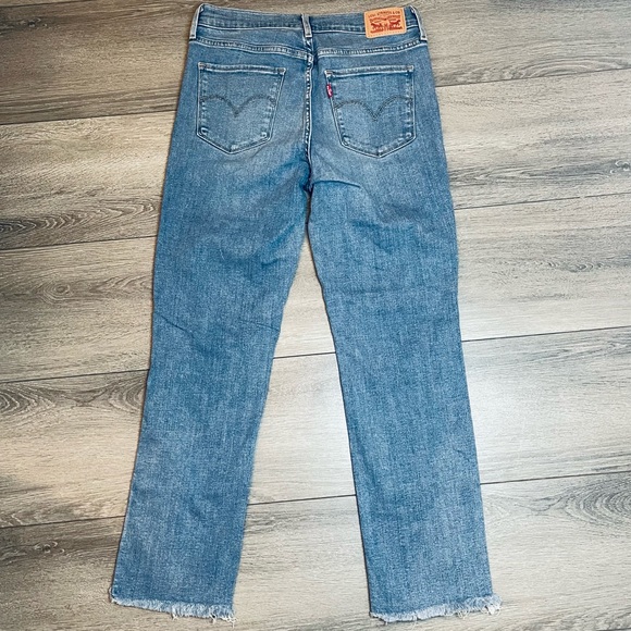 Woman’s 724 Levi jeans (high rise straight) - Picture 2 of 6